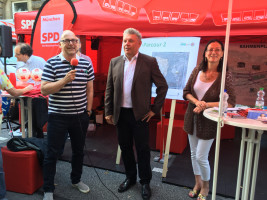 OB Dieter Reiter mit Überraschungsgast Ministerpräsident Torsten Albig am SPD-Pavillon
